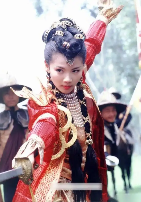 活泼亮眼引回忆杀】最近《还珠格格3》正在热播,由刘涛饰演的慕沙公主