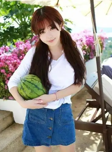 炉石女主播刘飞儿美照清纯可爱惹人怜