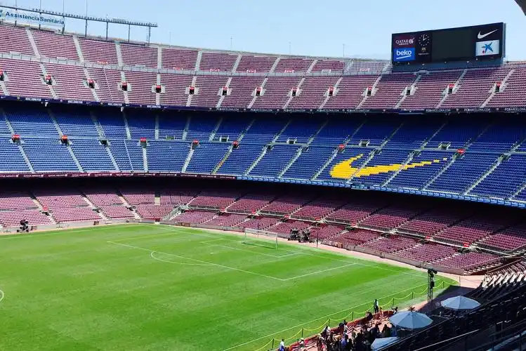 震撼两个字我就说一次西班牙诺坎普球场实拍