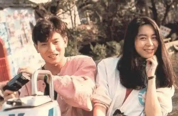 不过那时候刘德华的女友就是喻可欣,喻可欣同样也是香港娱乐圈知名的