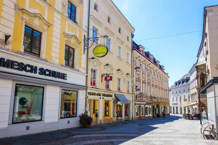 欧式经典闹市中的心灵花园鲁邦国际风情街