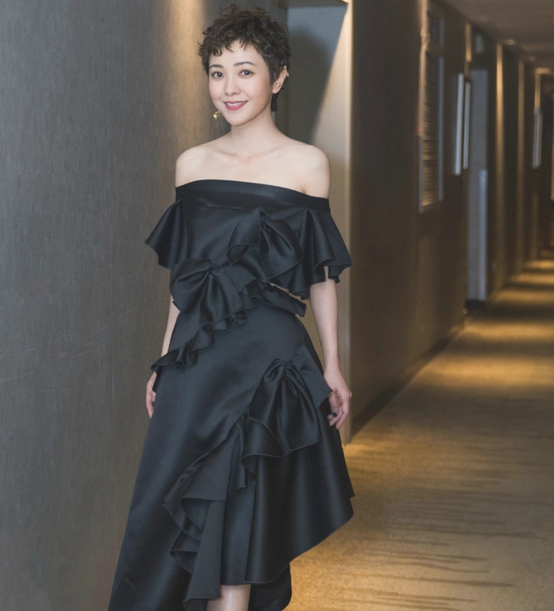 浑金璞玉,如花似玉——郭采洁 2010年,发行第三张音乐专辑《烟火》