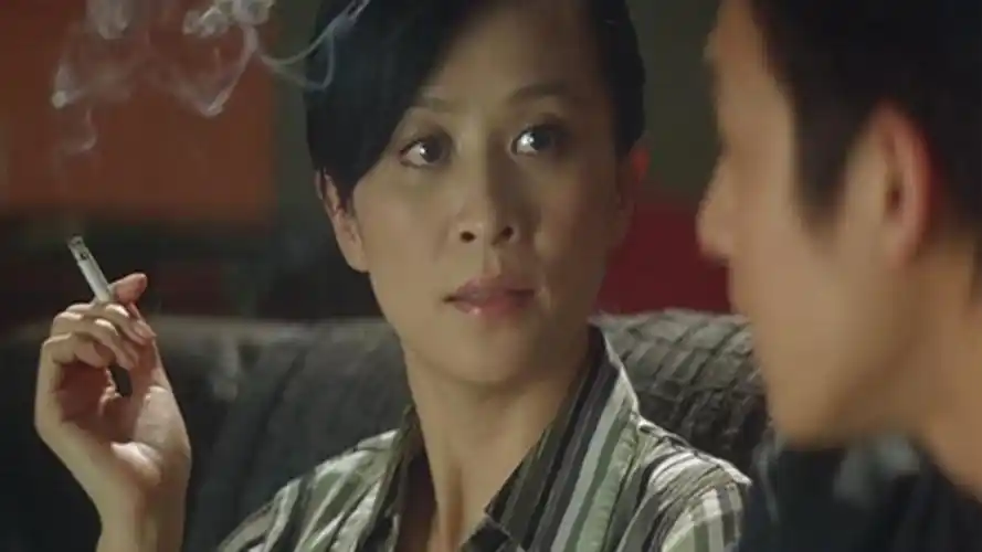 刘嘉玲2003年,刘嘉玲与黄秋生主演犯罪剧情电影《无间道2》,这部影片