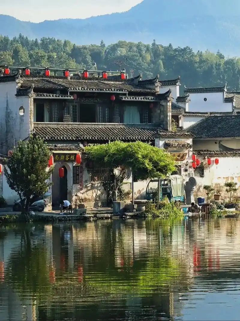 安徽宏村,白墙黛瓦,一半烟火,一半诗意!