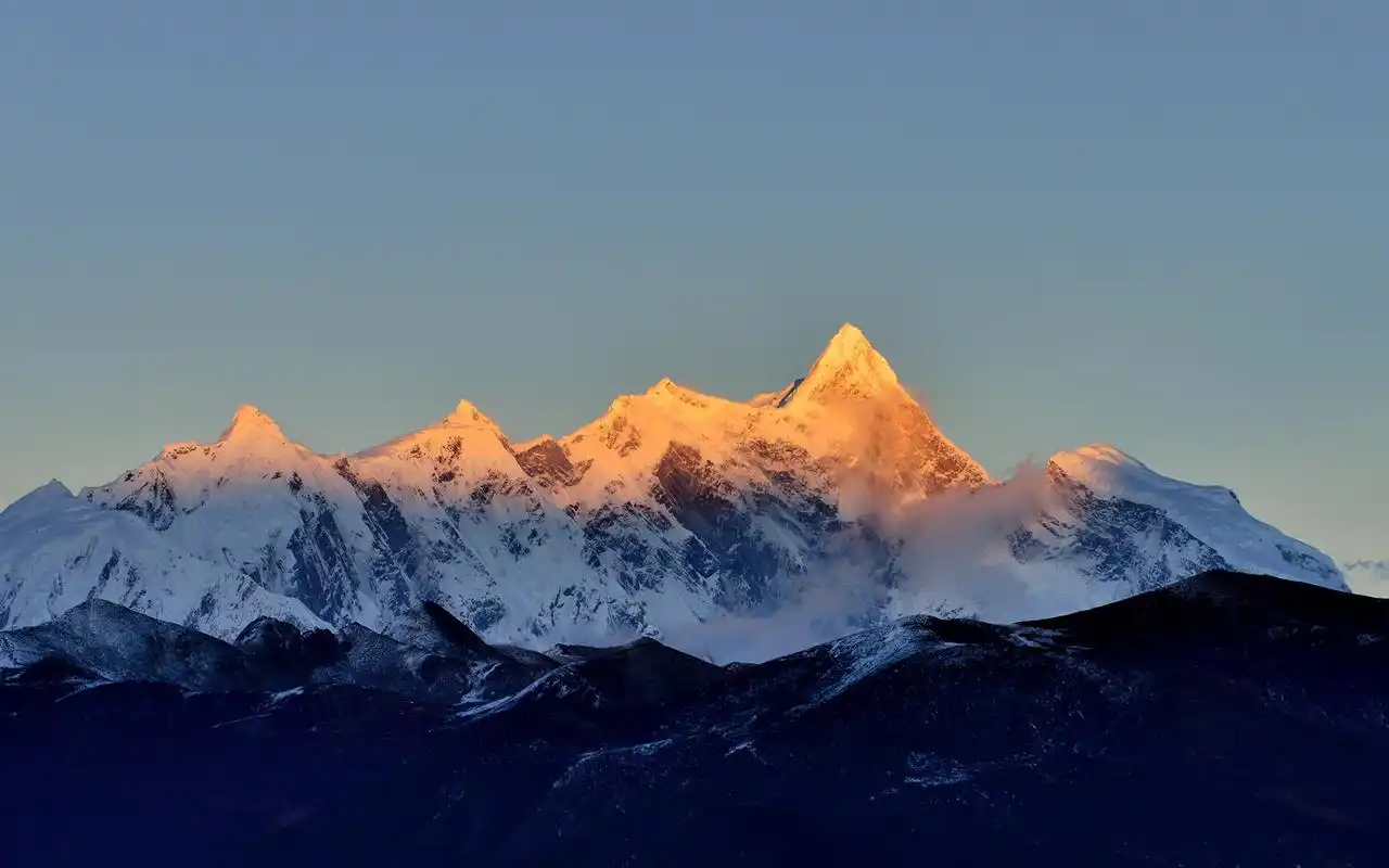 南迦巴瓦峰雪山风景唯美壮观风景图片桌面壁纸高清大图预览1920x1200