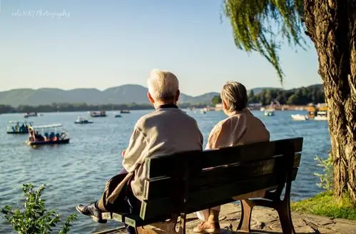 《赞美夕阳》~李金平