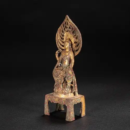 唐代铜鎏金佛像