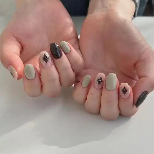 merlinbeauty秋冬格纹简约显白美甲