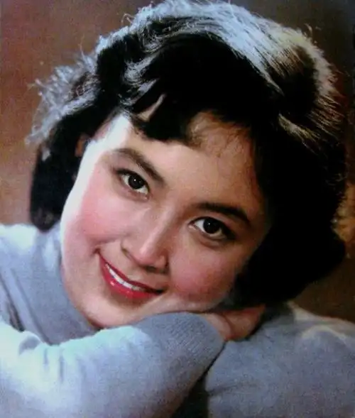 赵静,1957年3月18日生,原籍河南镇平,生于辽宁大连.