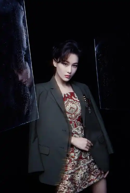 张馨予短发造型魅力写真图片28