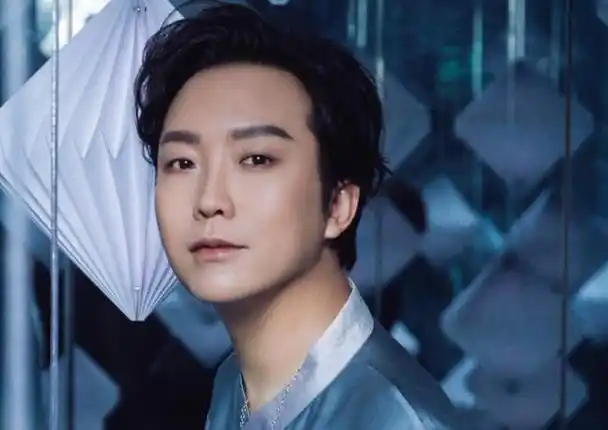 情史成谜!李玉刚被曝三婚娶乌克兰美女,两人竟还有个混血女儿