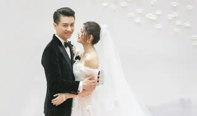 太甜了陈晓发微博为妻子陈妍希庆生宠妻实力不容小觑