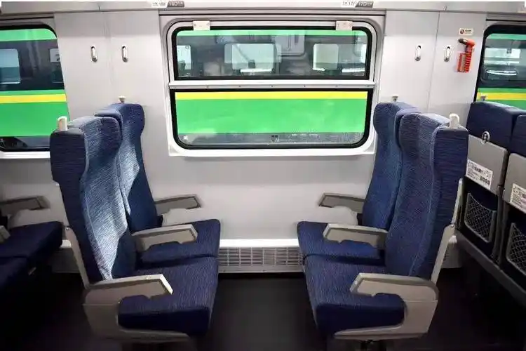 绿巨人变装了~新型cr200j型复兴号动车组上线