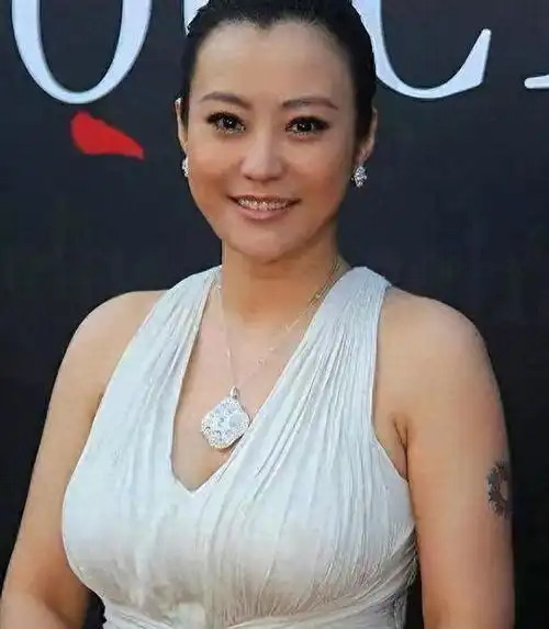 颜值说丢就丢,曾经一眼万年,今成路人大妈,这8位演员你认识吗