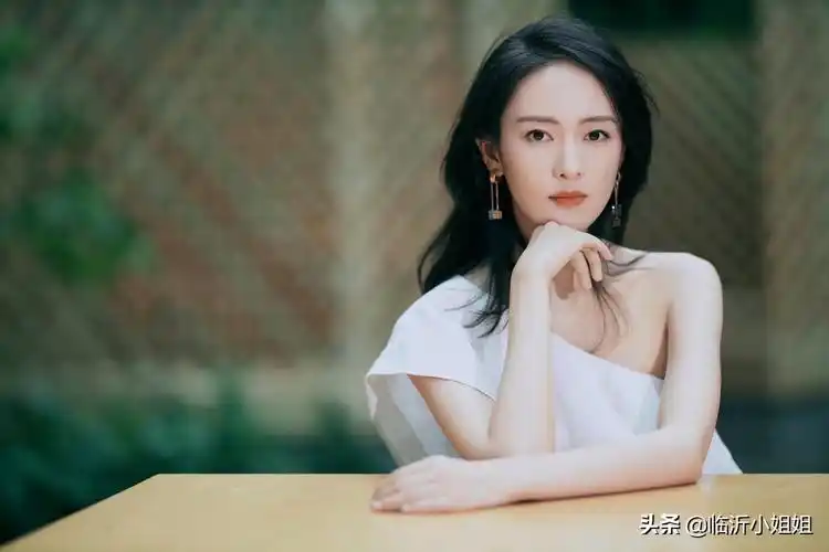 童瑶,高贵典雅的气质女神,唯美知性,成熟自信的魅力女性