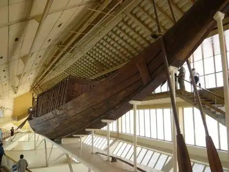 太阳船之谜:埃及胡夫金字塔内太阳船是干什么的