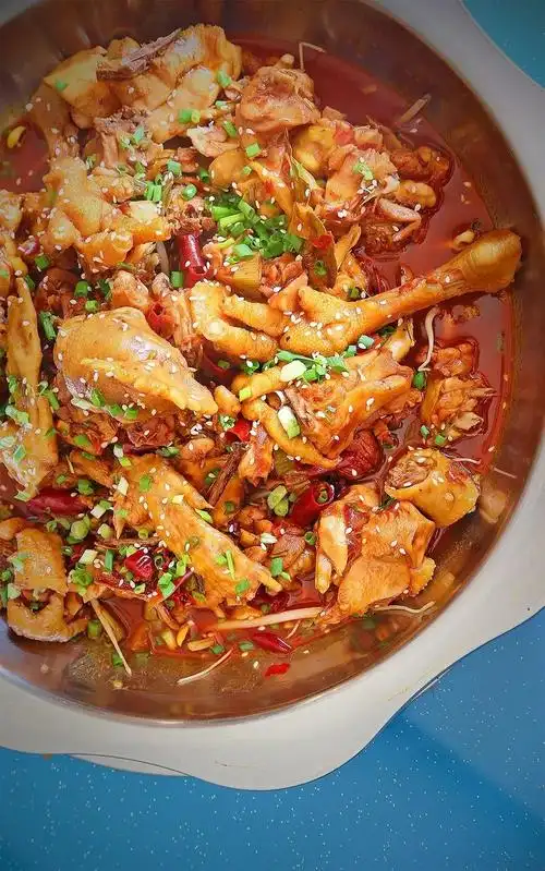 这家正宗的重庆烧鸡公怕是要逆天!_鸡肉