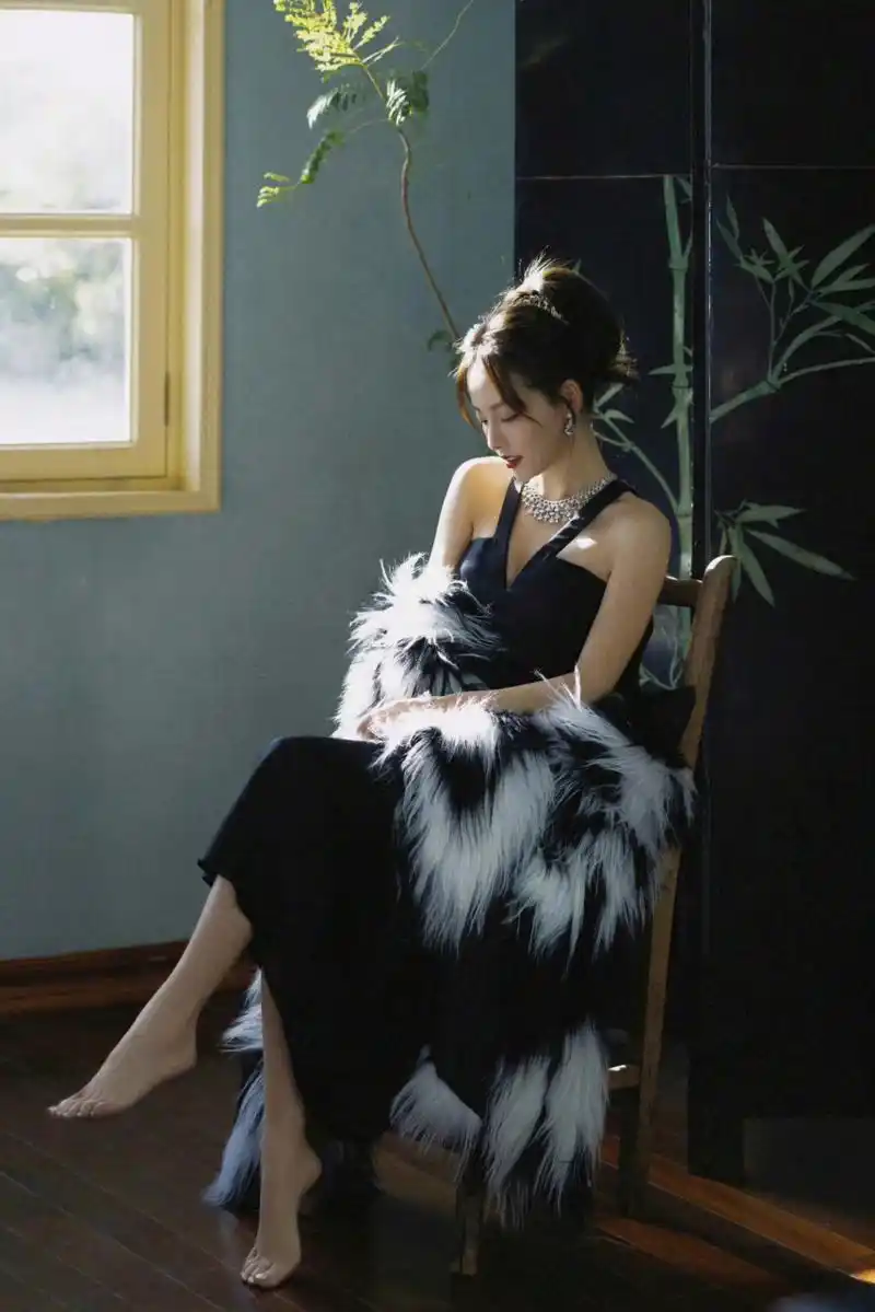 张嘉倪嫩嫩的美脚丫