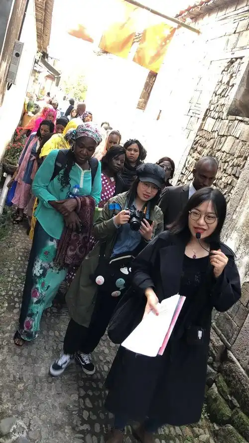 活力外院乍得妇女能力强化研修班前往校史博物馆金华市博物馆金华锁园