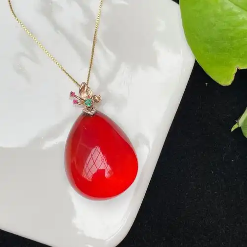 天然缅甸血珀水滴吊坠18k金镶嵌 原矿琥珀 干放老料 不抹油不泡水