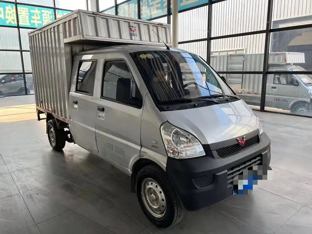 5厢式货车.五菱荣光小卡1.5双排厢车  - 抖音