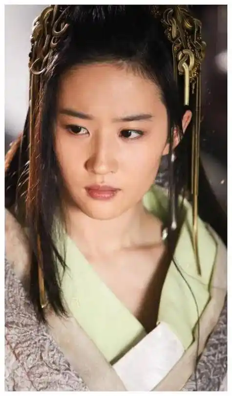 刘亦菲:古装戏中的光辉明星,熠熠生辉,受人瞩目_观众
