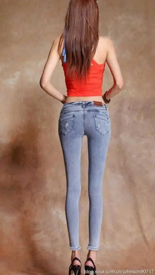 清新养眼的牛仔裤美女