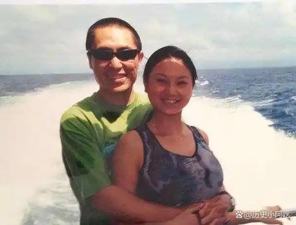 回顾陈婷19岁跟着大31岁的张艺谋六年生三孩她图什么