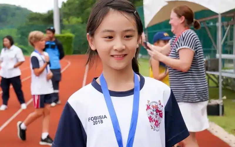 森碟每天练网球超刻苦,将夺金作为目标,亲自制作金牌并刻上名字