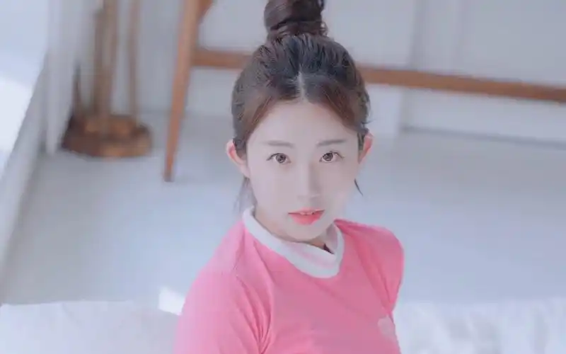 seoyoon小姐姐的甜妹丸子头可爱穿搭