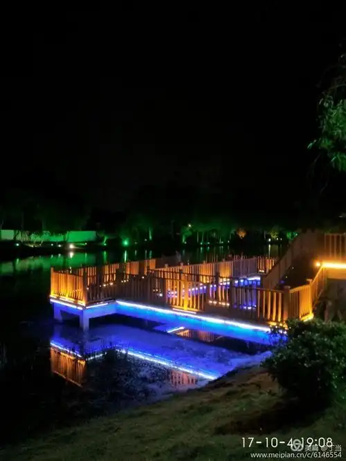 丁当 摄影器材:小米手机 时间:2017年中秋节晚上 地点:春东湖公园