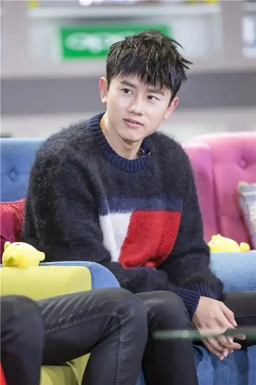 张杰大秀舞蹈燃爆天籁之战星星的约会致敬纯真年代