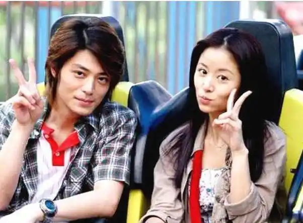 41岁林韦君晒近照,曾高傲拒绝霍建华,今皮肤白皙稚嫩却依旧单身_男星