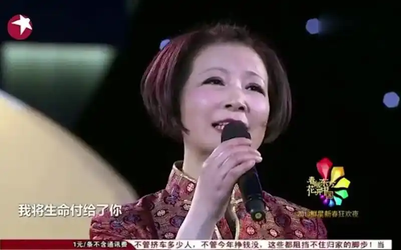 看看歌手火风的前妻仲小萍,再看看现任娇妻,差距不是一般的大