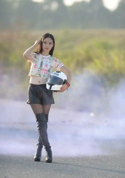 摩托车美女