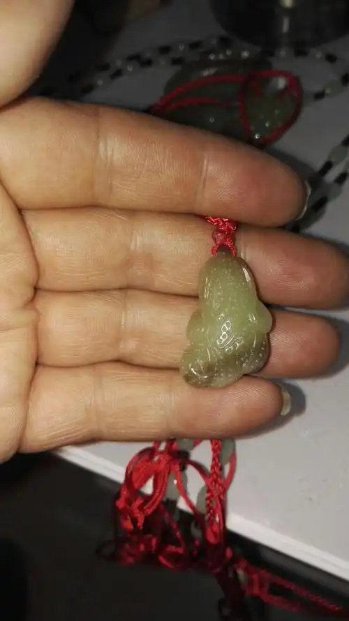 宝贝马衔山玉山料