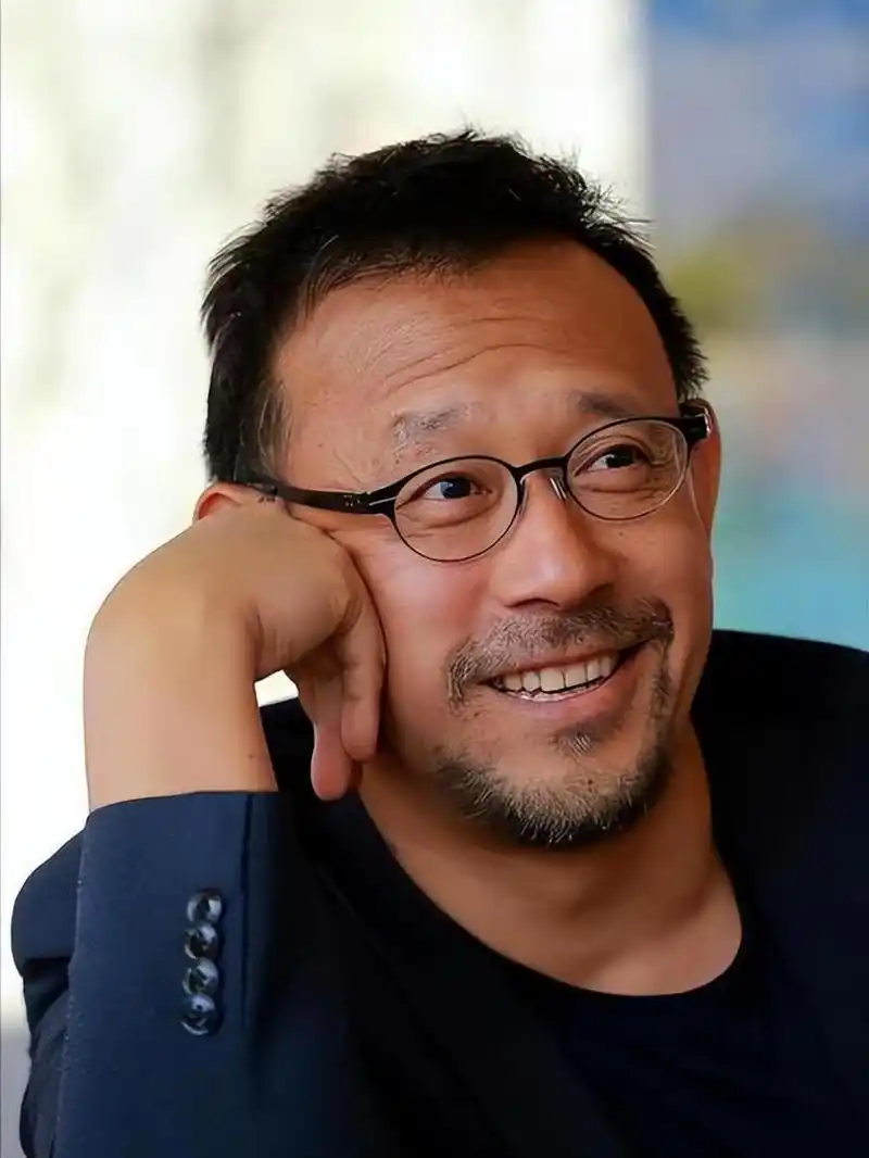 姜文是中国备受瞩目的明星,他的职业生涯充满了传奇色彩.