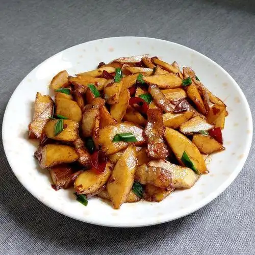 干锅杏鲍菇,简单实惠,越吃越香越有味