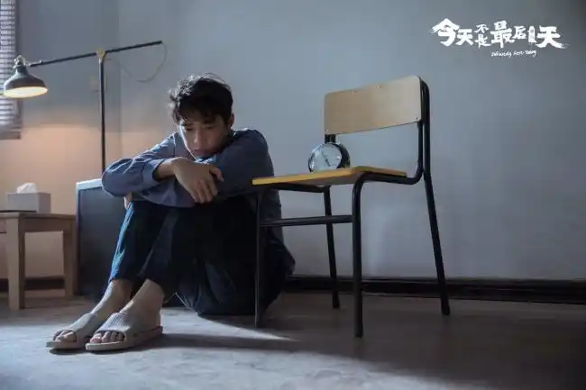 收官的剧情中,范轻舟(梁靖康饰)和樊潇雨(薇薇饰)因小饭桌的发展规划