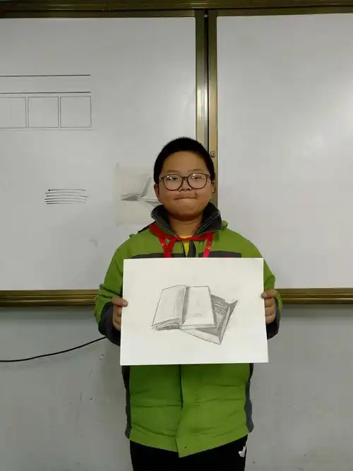 书本的画法,需把握书本的前后空间层次及画面的透视关系.