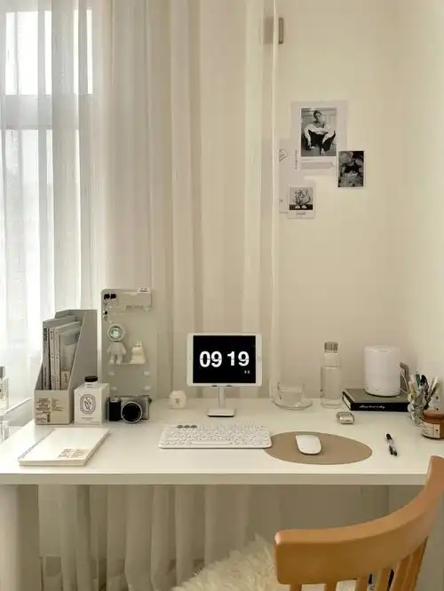 书桌日常白色系靠窗ins风书桌