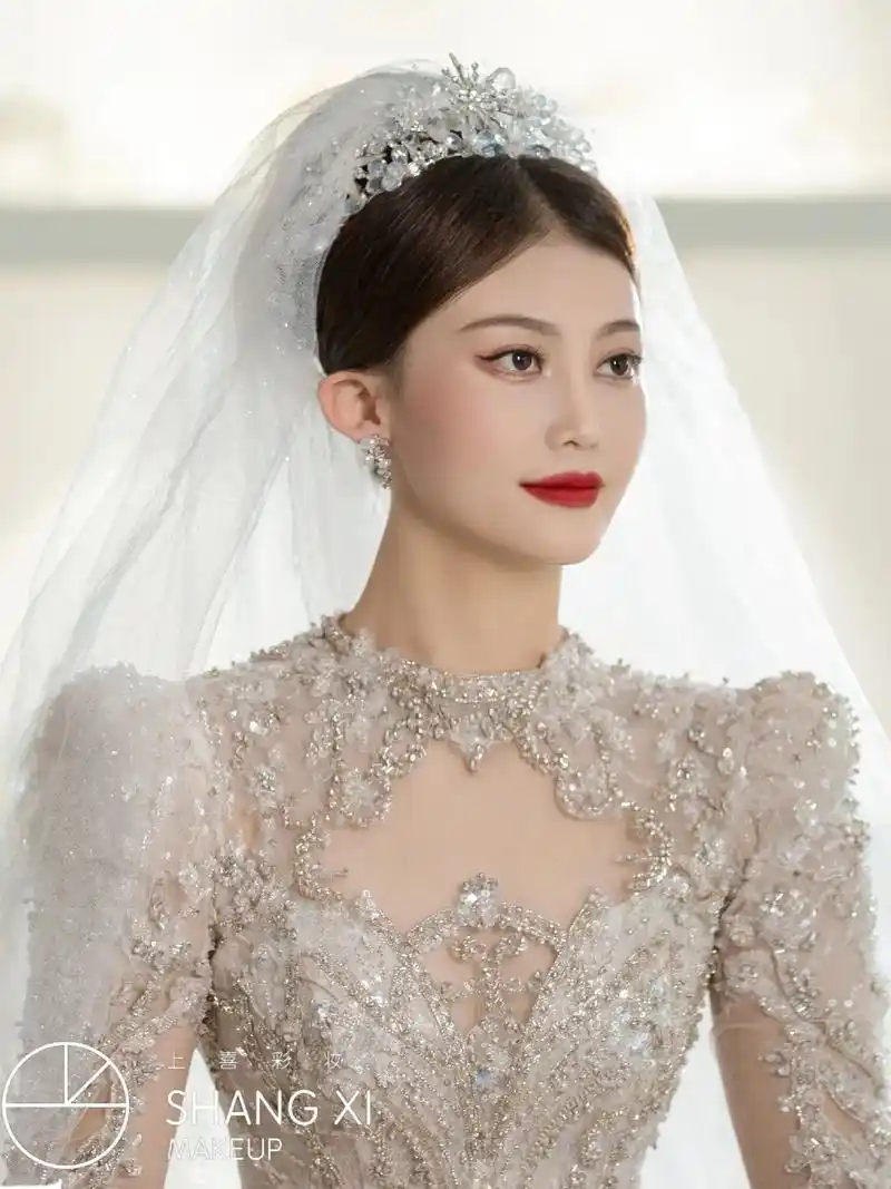 好多备婚的小伙伴对于婚纱都是高贵冷艳的印 - 抖音