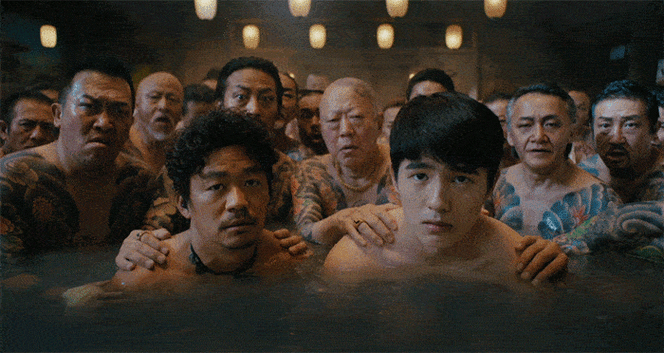 唐人街探案3刘昊然罕见出浴照上线腹肌呃没有