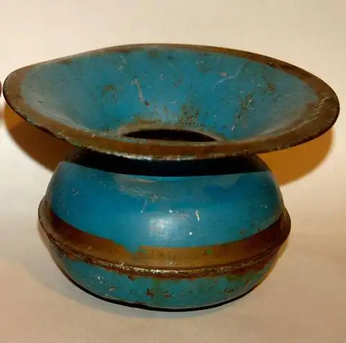 搪瓷痰盂成"经典中国古董,工艺品"在国外卖到60美元?