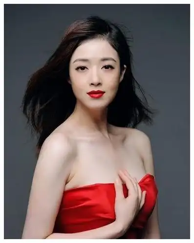 你觉得蒋欣的身材怎么样?称得上"魔鬼身材"吗?