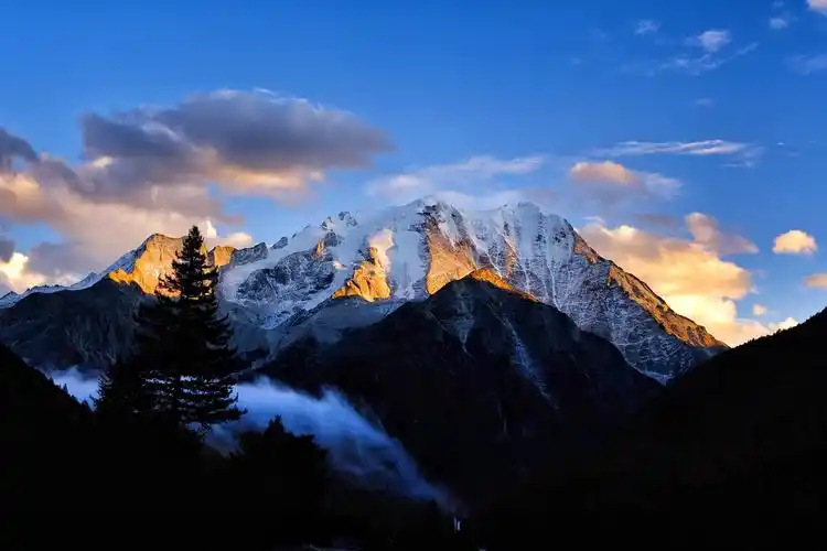 色达 甘孜县 理县 道孚  色达草原 格萨尔王城 墨石公园景区 亚拉雪山