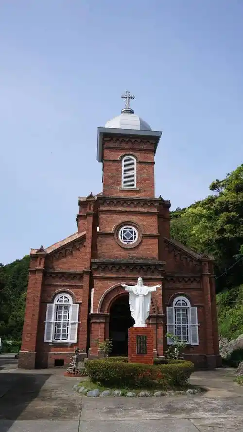 他作为最早探索日本教堂建筑的日本人,一生总共建造了30多间教堂,其中