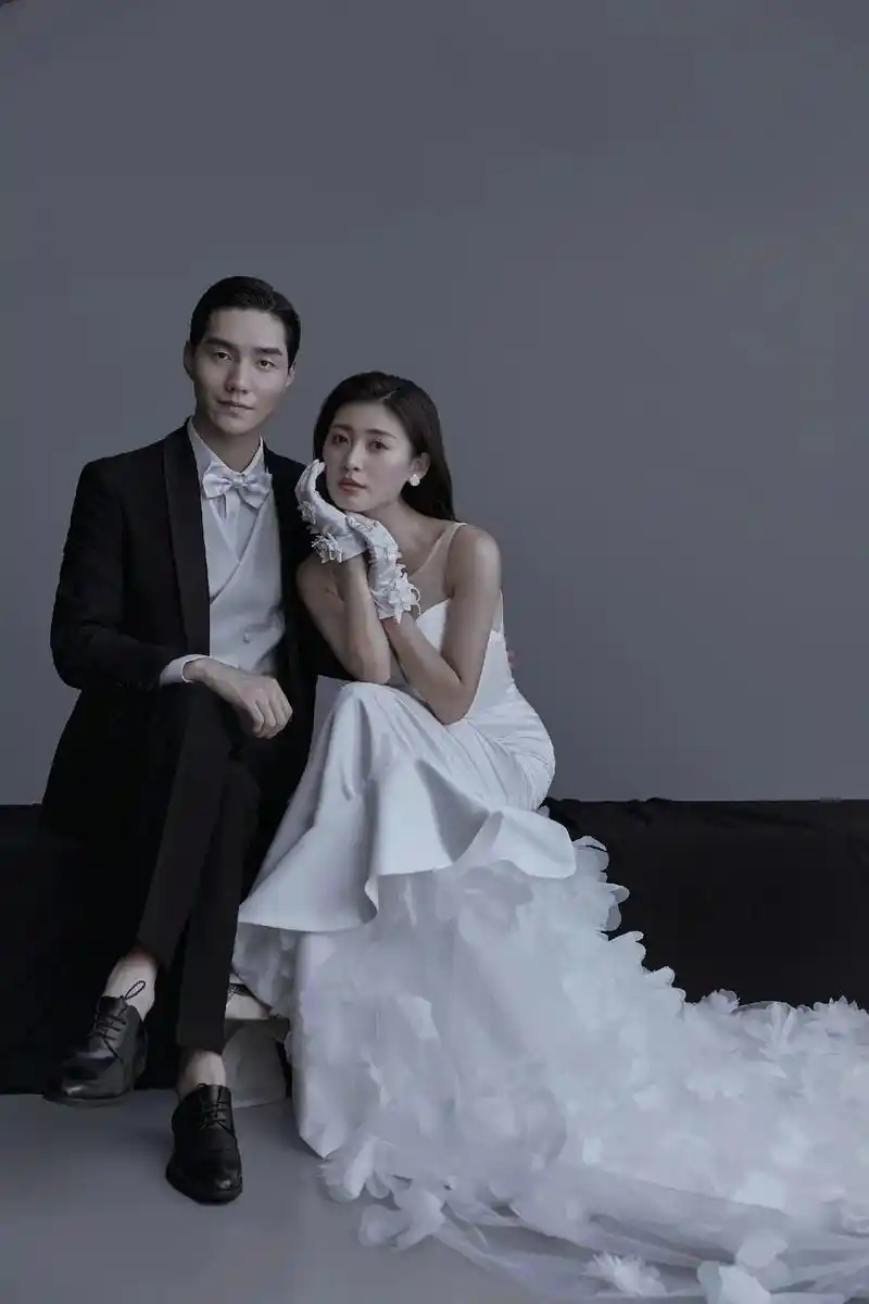 极简风婚纱照