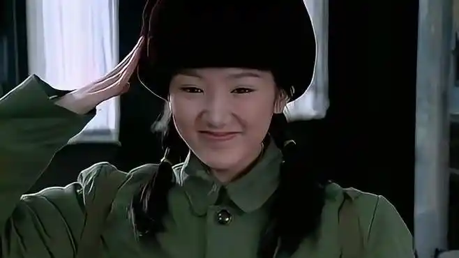 傻春:毛晓彤穿上军装,你觉得有军人的气质吗?-影视综视频-搜狐视频