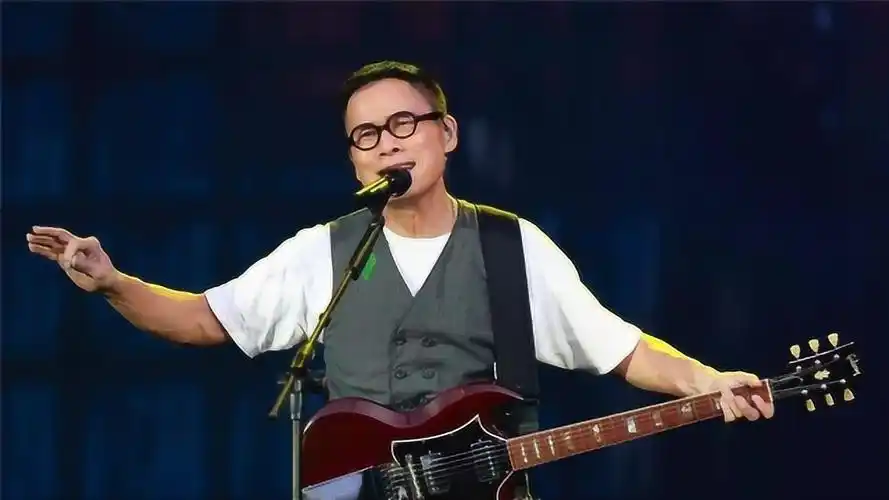 罗大佑演唱经典歌曲《恋曲1990》,一开口就让人沉醉,太好听